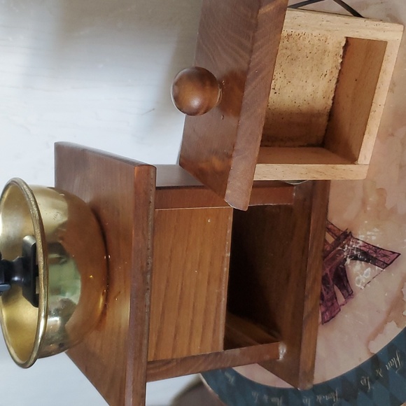 Vintage hand crank coffee grinder/mill - Picture 2 of 8